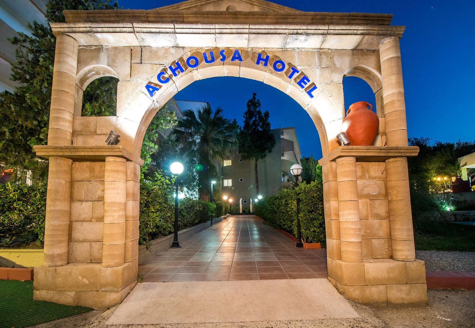 Achousa Lejlighedshotel 3*